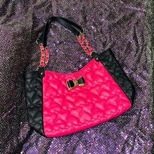 Betsey Johnson Hot Pink & Black Heart Leather Chain Purse For Sale!!